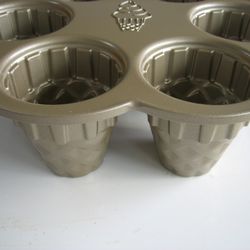 【新商品】Ice Cream Conｅ Cupcake Pan