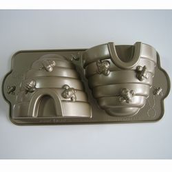 Beehive Bundt Pan