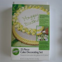 Wilton社製/25piece Cake Decorating Set