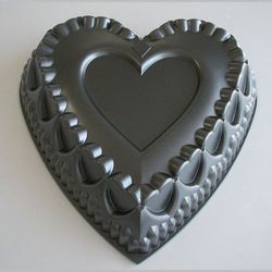 Crown of Hearts Pan