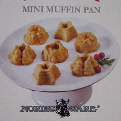 Holiday mini Bundt Pan