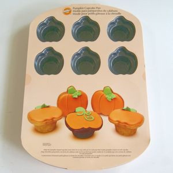 画像1: 【50％OFF】Pumpkin Cupcake Pan＜12個＞ (1)