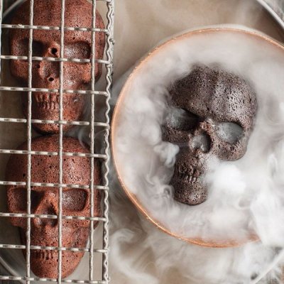 画像3: 【直輸入/数量限定】Haunted Skull Cakelet Pan/骸骨ケーキパン