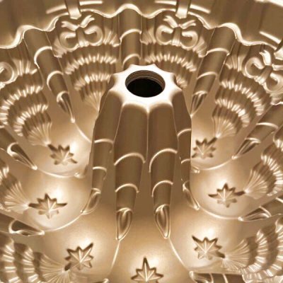 画像2: Very Merry Bundt Cake Pan/クリスマスツリーケーキ型