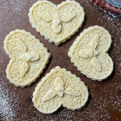 画像1: 蜜蜂とハート/Bee Still My Heart＋カッター付き*wood cookie mold 【送料無料】