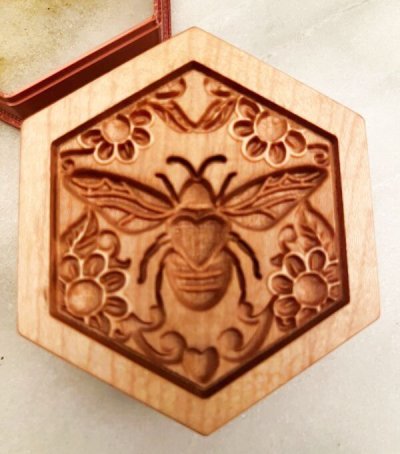 画像1: 蜜蜂とお花/Bee My Honey＋カッター付き*wood cookie mold 【送料無料】