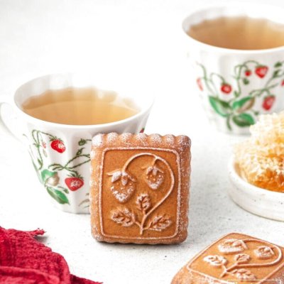 画像1: イチゴ*wood gingerbread cookie mold