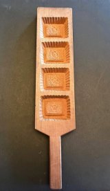 李朝　木工　菓子型　木味の良い作品です 菓子型 民藝 木工 餅型 李朝 トクサル トックサル 朝鮮古美術