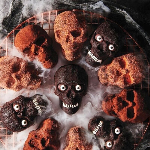 画像3: Haunted Skull Cakelet Pan/骸骨ケーキパン (3)