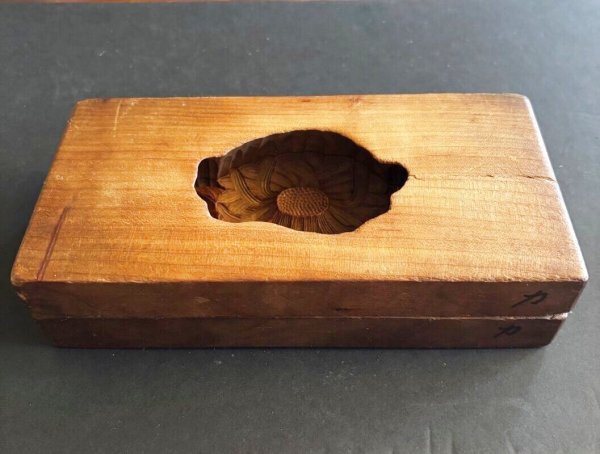 画像2: 菊と葉 /菓子木型. (2)