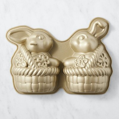 画像1: 【新商品】Bunny in a Basket pan / お花のバスケットとうさぎちゃん