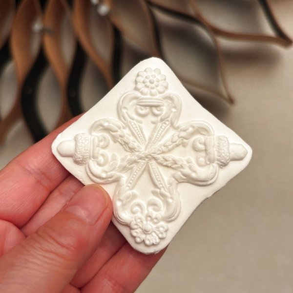 画像4: どんぐりと薔薇の飾り*Ornament with Acorns and Roses /cookie mold  by anis-oaradies  (4)