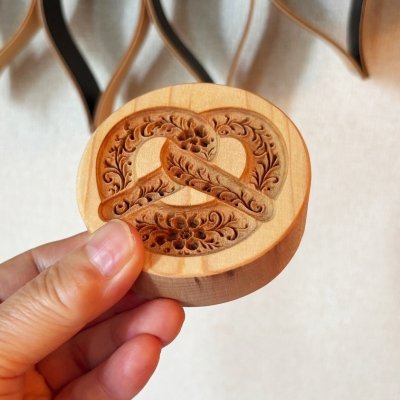画像2: Floral Pretzel/プレッツェル＋カッター付き*wood cookie mold【送料無料】