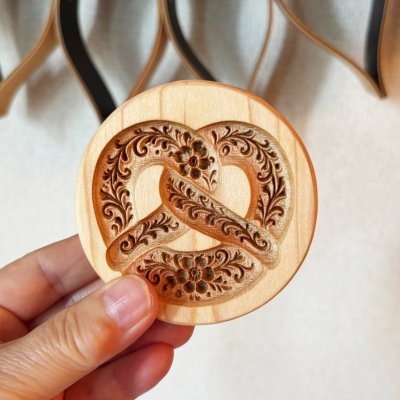 画像1: Floral Pretzel/プレッツェル＋カッター付き*wood cookie mold【送料無料】