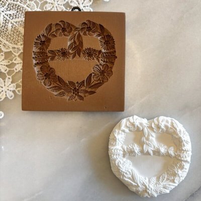 画像1: ★☆送料無料☆★お花のプレッツェル* Flower Pretzel Heart /cookie mold  by anis-paradies 