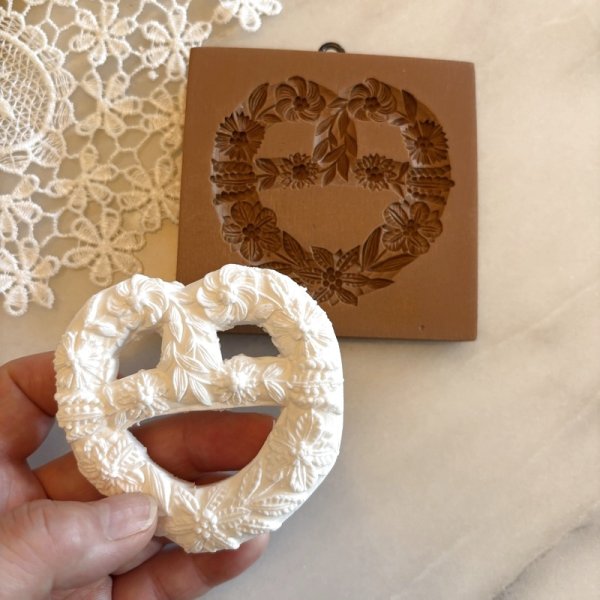画像5: ★☆送料無料☆★お花のプレッツェル* Flower Pretzel Heart /cookie mold  by anis-paradies  (5)