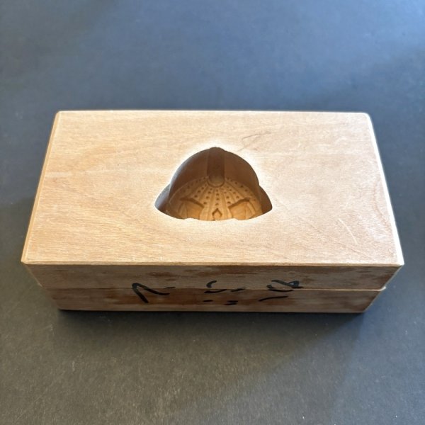 画像2: 兜*カブト /菓子木型. (2)