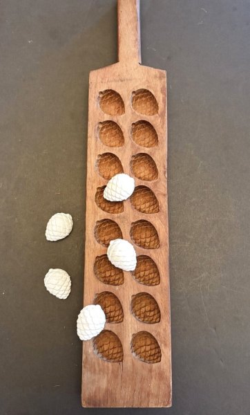 画像1: 松ぼっくり＜16個＞/菓子木型. (1)