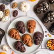 画像1: Haunted Skull Cakelet Pan/骸骨ケーキパン (1)