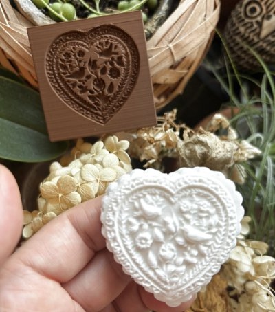 画像2: 鳥と花が描かれた小さなハート/springerle cookie stamp