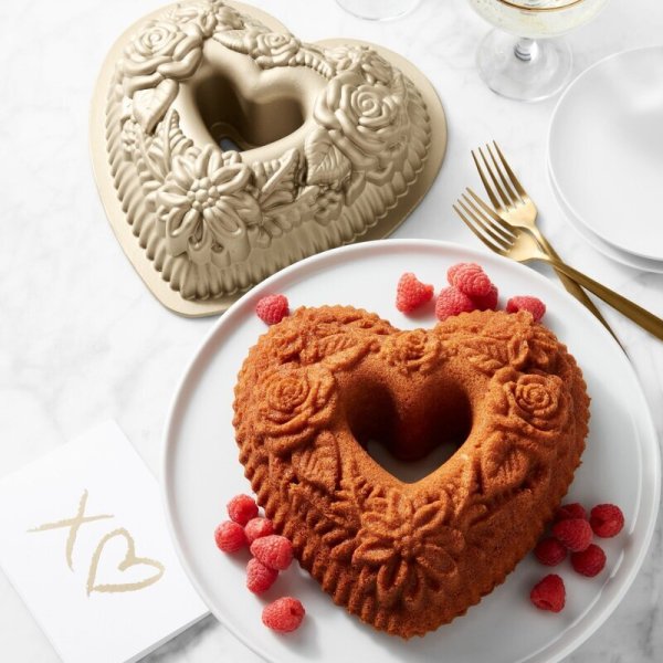 画像1: Floral Heart Bundt Pan/お花のハート型 (1)
