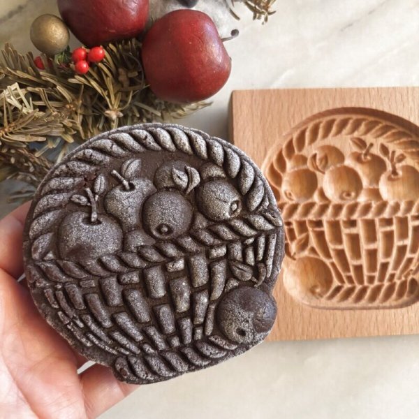 画像1: 林檎のバスケット*wood gingerbread cookie mold (1)