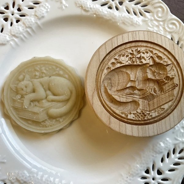 画像5: お昼寝している猫*wood cookie mold (5)