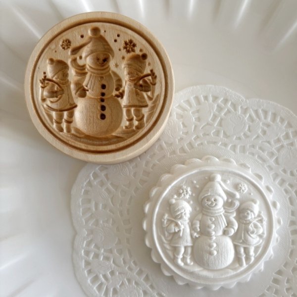 画像1: 雪だるまと子供達 *wood cookie mold【送料無料】 (1)