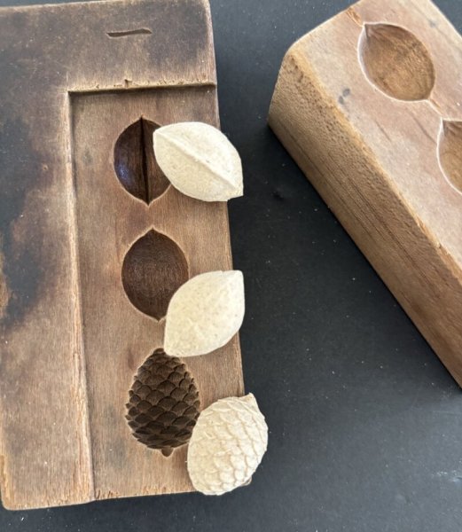 画像1: 銀杏＆松ぼっくり / 菓子木型. (1)