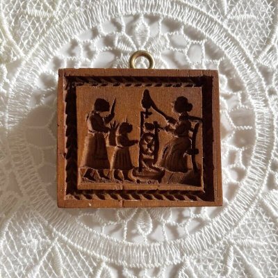 画像1: 糸紡ぎの女性 *Family at the spinning wheel /cookie mould