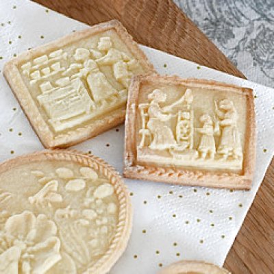 画像3: 糸紡ぎの女性 *Family at the spinning wheel /cookie mould