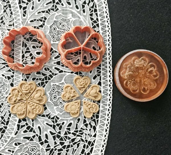 画像1: ☆送料無料☆mini お花のハート*mini flower hearts / cookie stamp & cutter2種 (1)