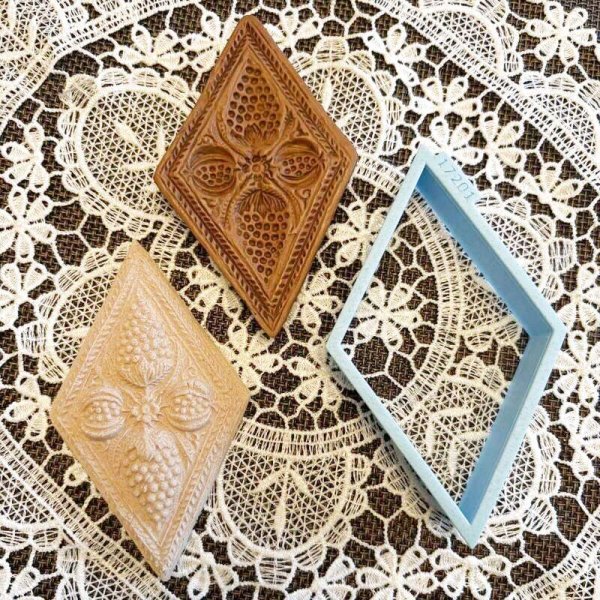 画像2: ★☆送料無料☆★葡萄＆ザクロ*Grapes and pomegranate+カッター付き /cookie mold  by anis-oaradies  (2)