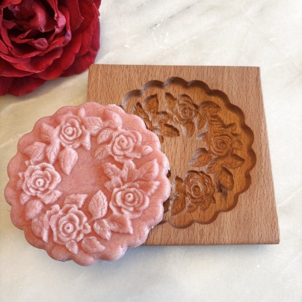 画像1: 薔薇のリース/Rose wreath *wood gingerbread cookie mold (1)