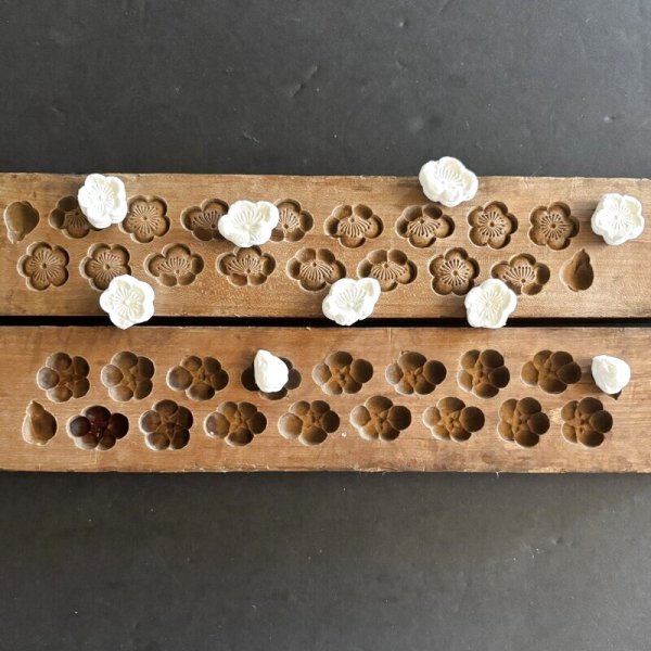 画像2: 【希少品】3-D 花と蕾 / 菓子木型 (2)